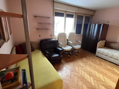 Izdavanje, dvosoban stan, 70m², Centar, Podgorica - image 11