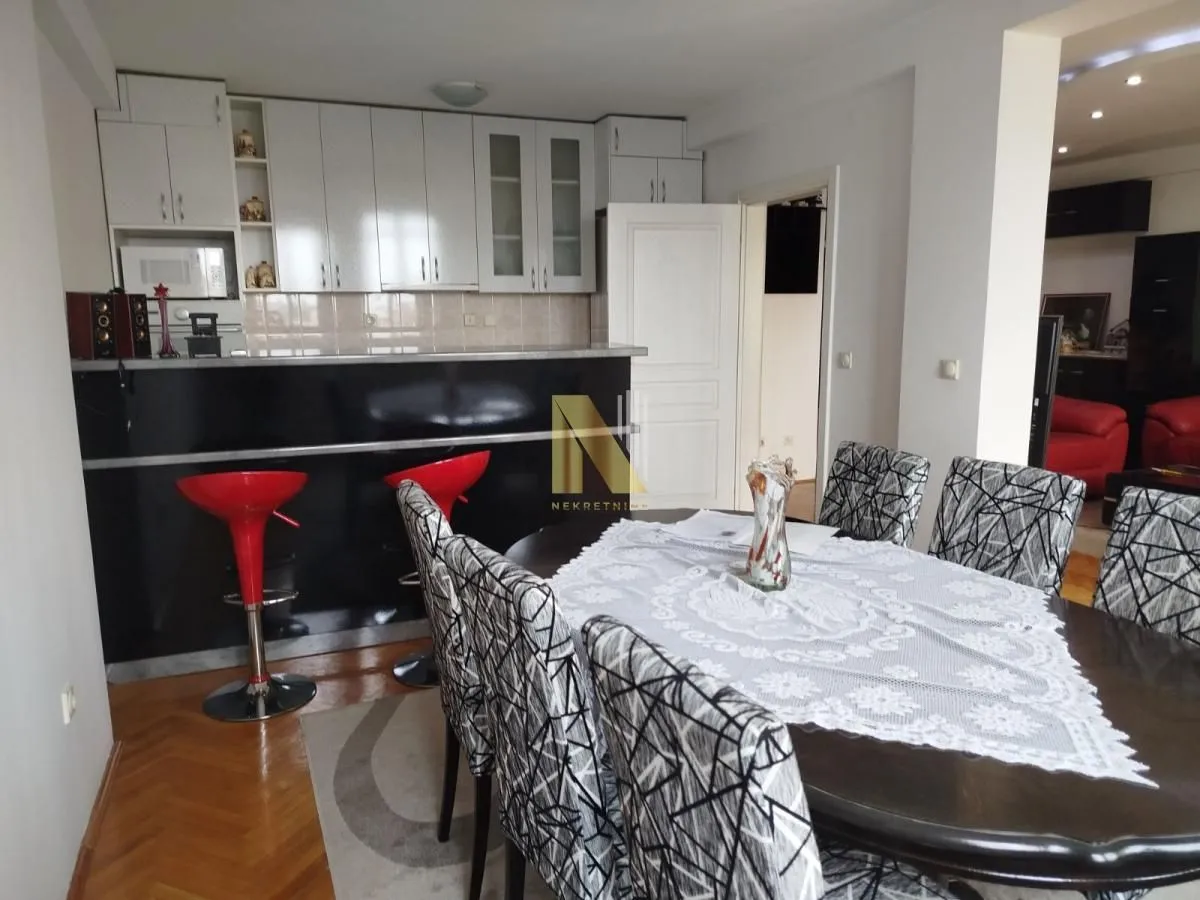 Prodaja, trosoban stan, 101m², Bulevar Oslobodjenja, Novi Sad Sve Podlokacije