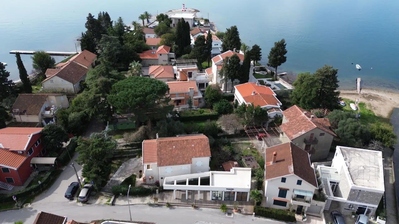 Izdavanje, poslovni prostor, 40m², Seljanovo, Tivat