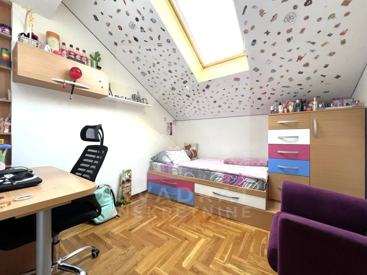 Prodaja, četvorosoban stan, 121m², Krivi Most, Podgorica