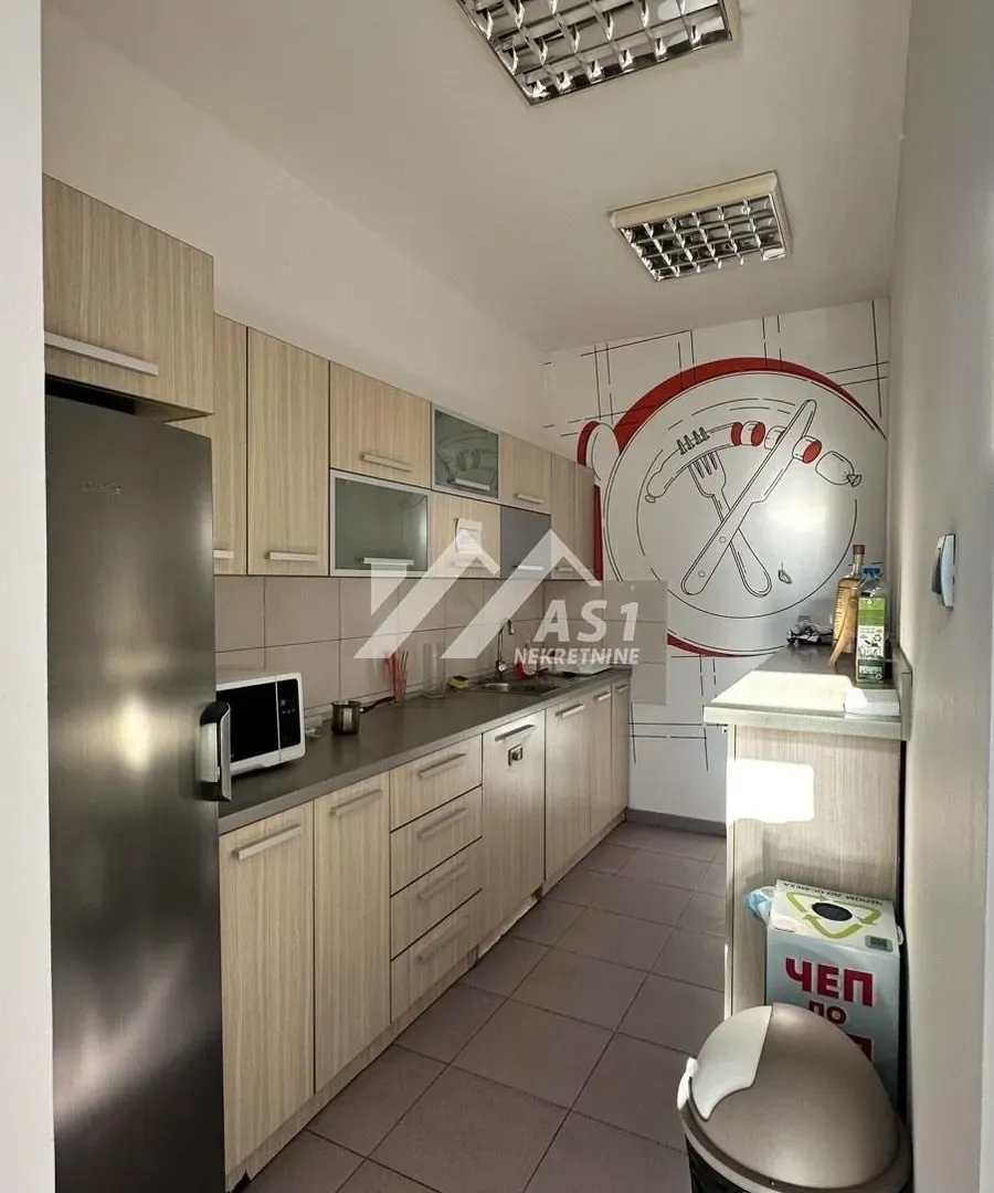 Rent, office space, 280m², Bulevar Oslobodjenja, Novi Sad Sve Podlokacije