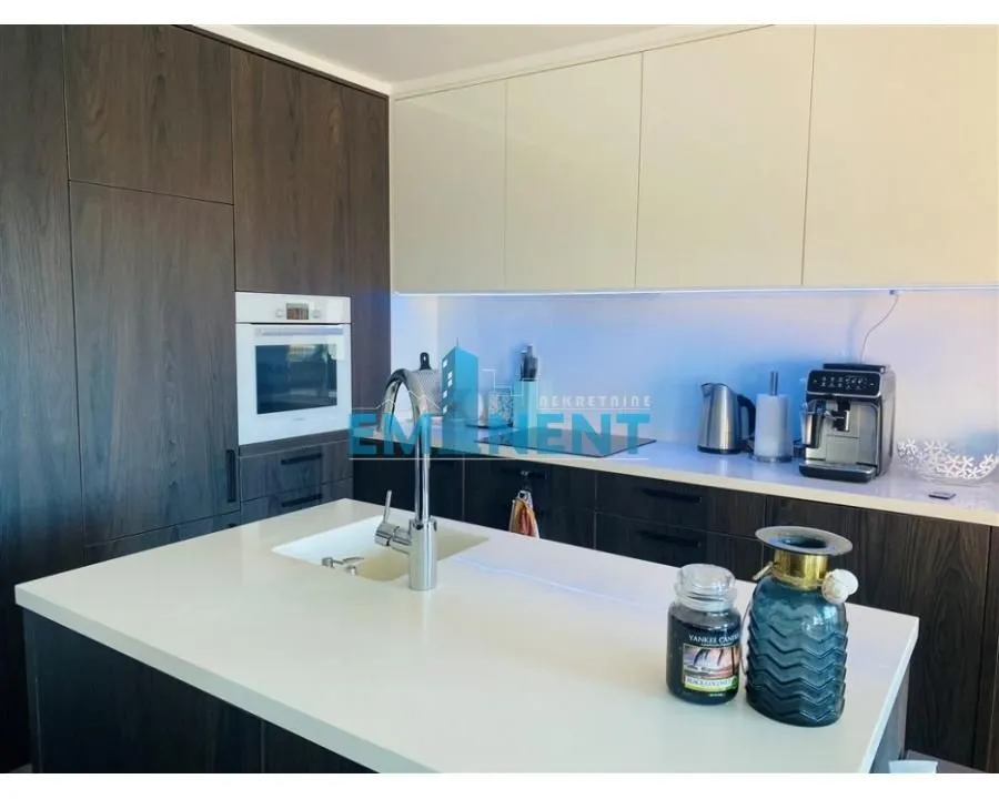 Izdavanje, dvosoban stan, 50m², Novi Beograd Blok 65, Novi Beograd Sve Podlokacije
