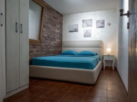 Izdavanje, trosoban stan, 150m², Muo, Kotor - image 13