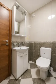 Rent, two bedroom apartment, 72m², Momišići, Podgorica - image 8