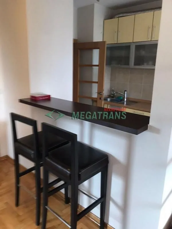 Izdavanje, trosoban stan, 97m², Novi Beograd Blok 29, Novi Beograd Sve Podlokacije