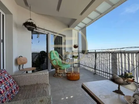 Prodaja, kuća, 273m², Petrovaradin, Novi Sad - image 10