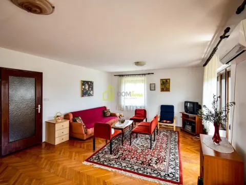 Sale, house, 370m², Tološi, Podgorica - image 5