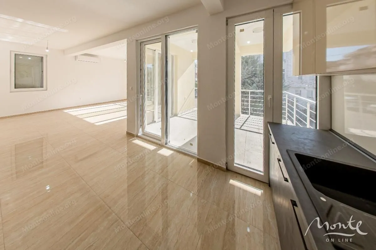 Prodaja, dvosoban stan, 73m², Đenovići, Herceg Novi
