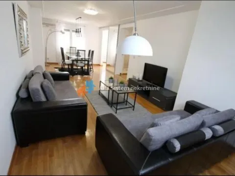 Izdavanje, četvorosoban stan, 130m², Savski Venac, Beograd - image 5