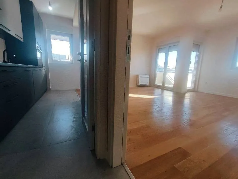 Rent, two bedroom apartment, 75m², Central Point, Podgorica