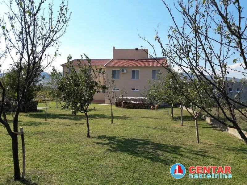 Sale, house, 246m², Donji Kokoti, Podgorica