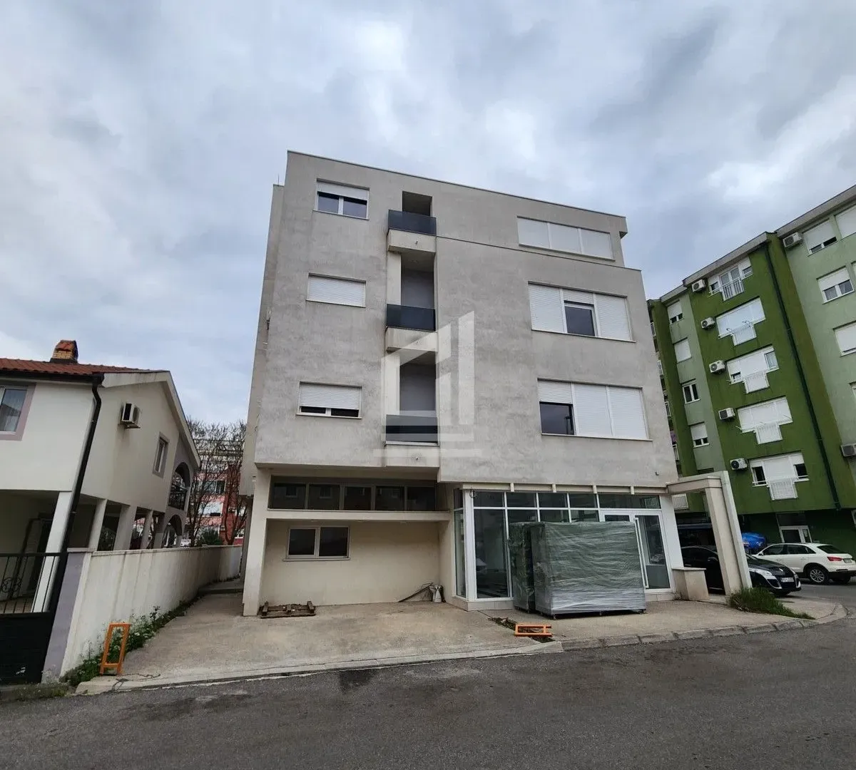 Rent, office space, 700m², Zabjelo, Podgorica