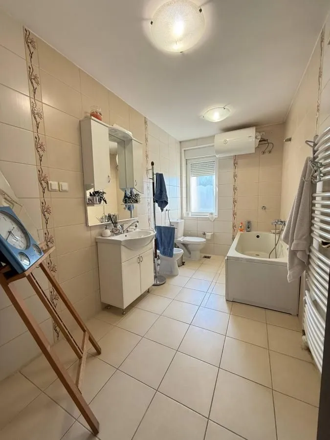 Sale, house, 473m², Veternička rampa, Novi Sad Sve Podlokacije