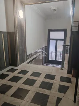 Sale, two bedroom apartment, 62m², Kalenić Pijaca, Vračar Sve Podlokacije - image 2