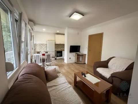 Izdavanje, dvosoban stan, 68m², Autobuska stanica, Podgorica