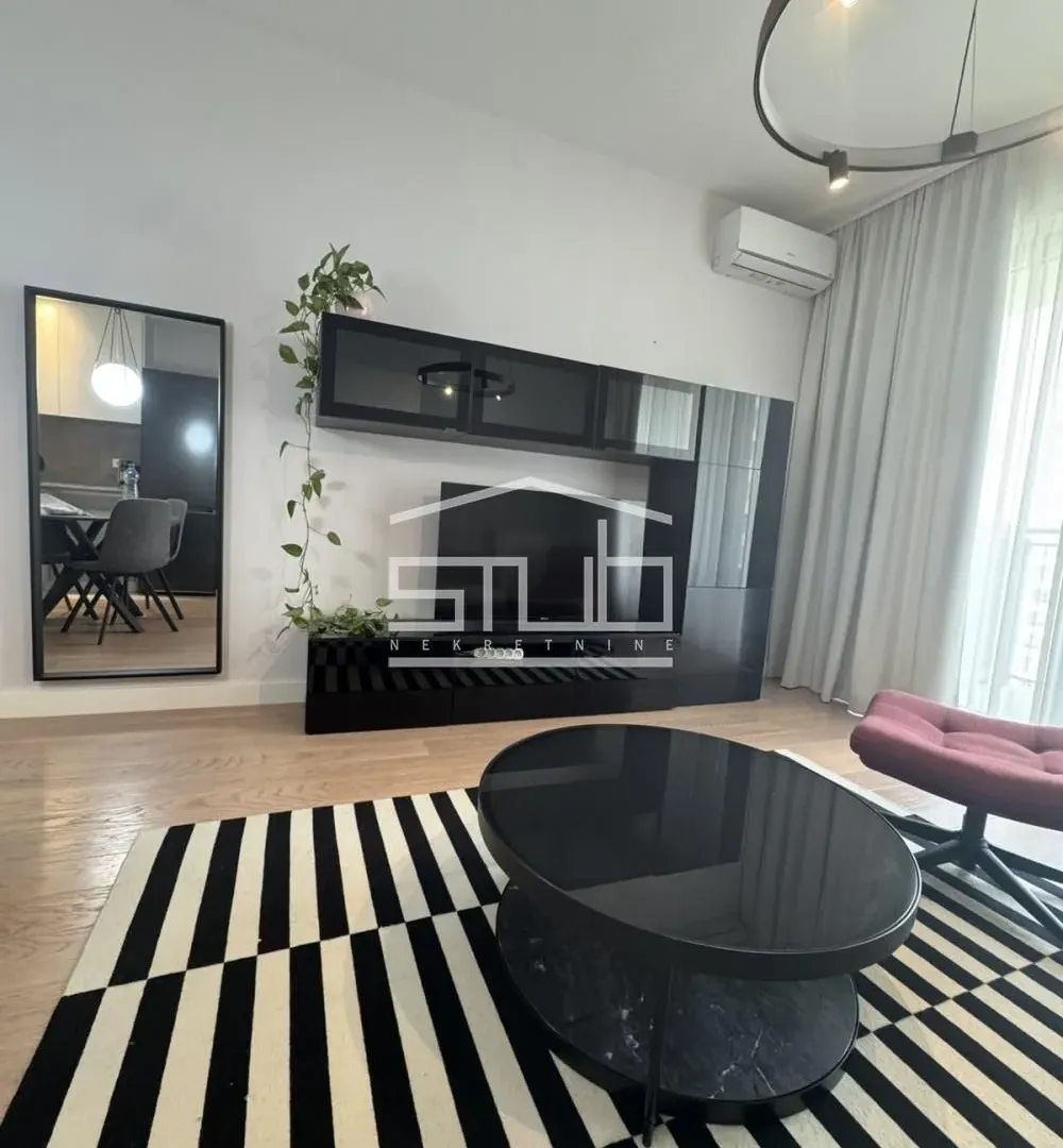 Izdavanje, dvosoban stan, 56m², Savski Venac, Beograd