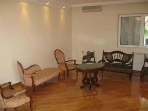 Izdavanje, poslovni prostor, 125m², Južni Bulevar, Vračar Sve Podlokacije