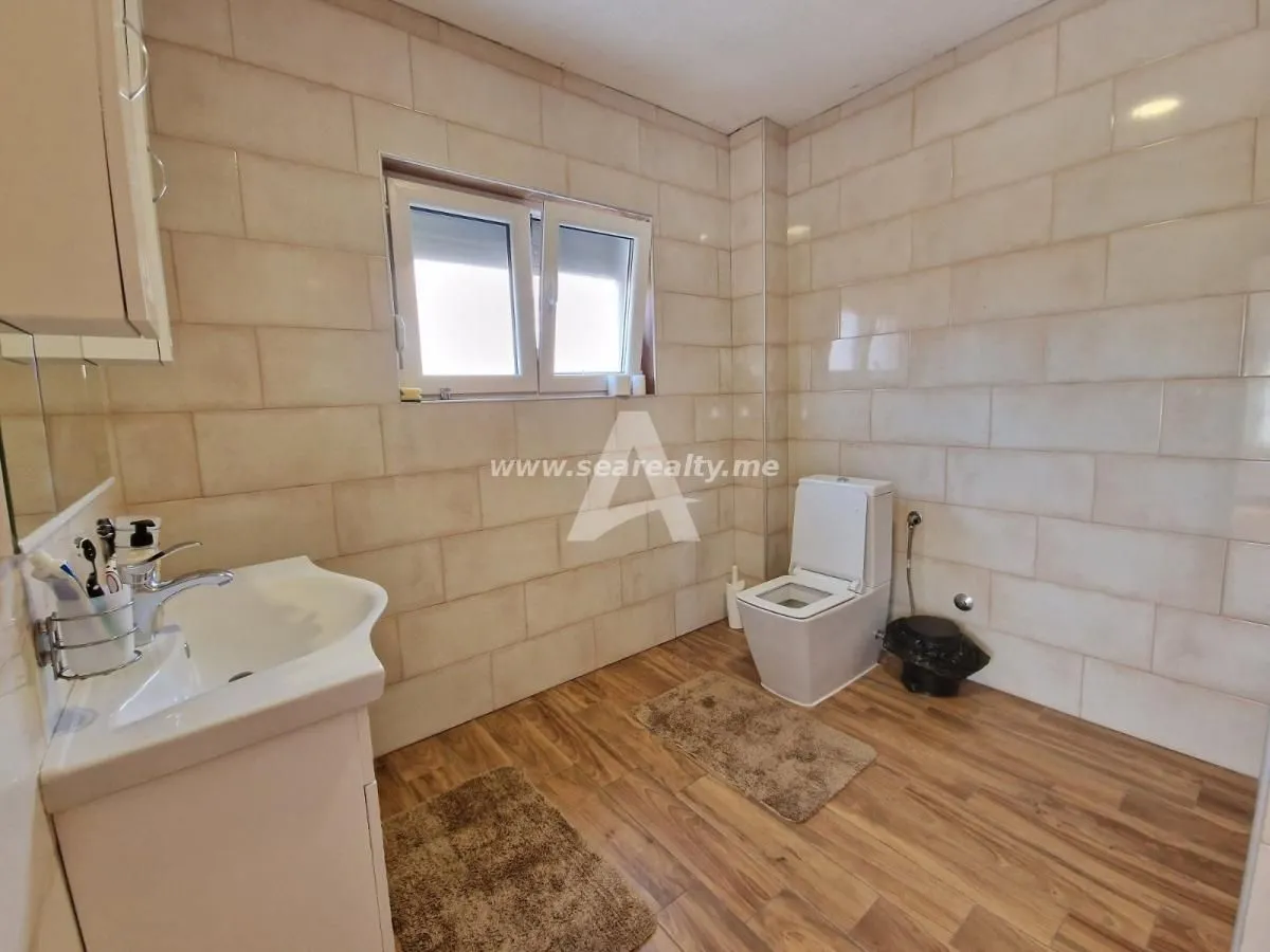 Izdavanje, kuća, 300m², Krimovica, Kotor