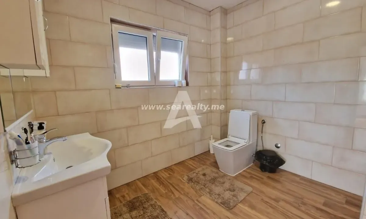Rent, house, 300m², Krimovica, Kotor
