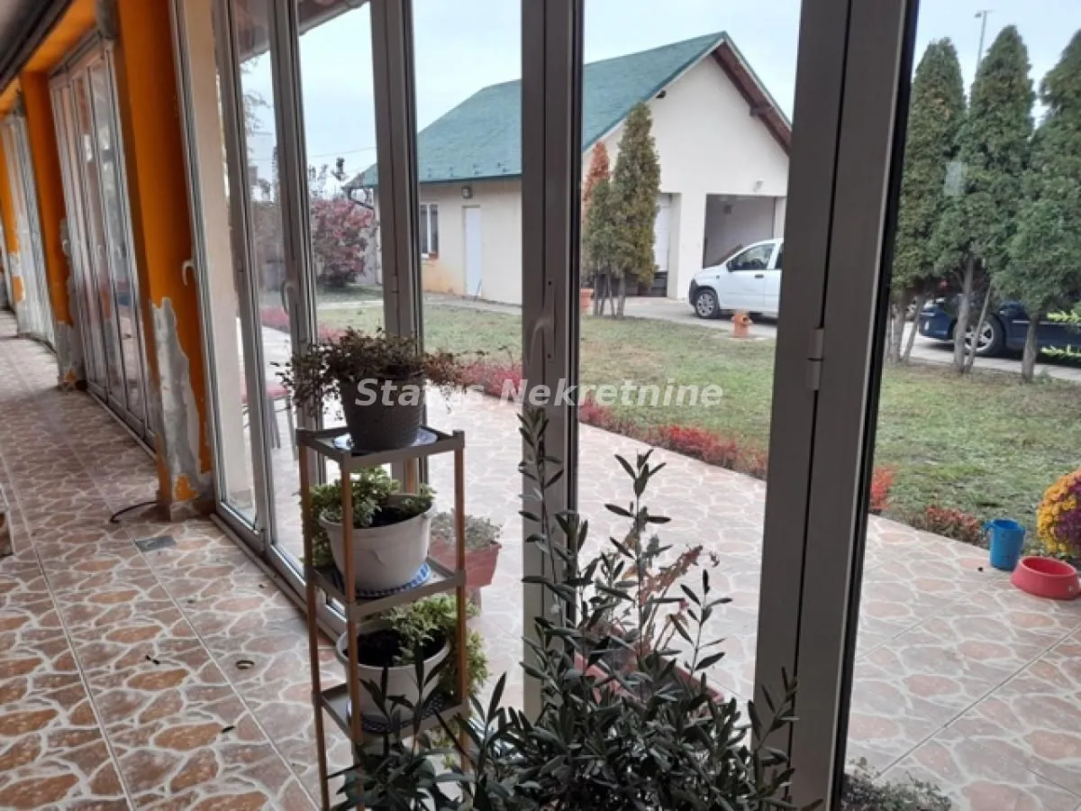 Prodaja, kuća, 440m², Temerin, Novi Sad