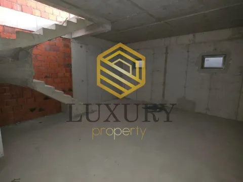 Izdavanje, poslovni prostor, 120m², Pobrežje, Podgorica - image 6