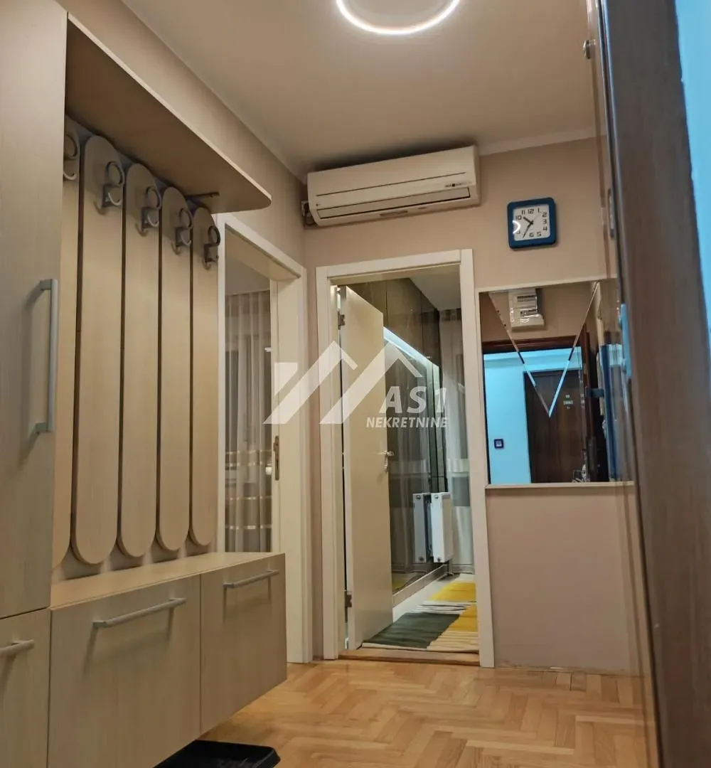 Izdavanje, dvosoban stan, 45m², Adamovićevo Naselje, Novi Sad Sve Podlokacije