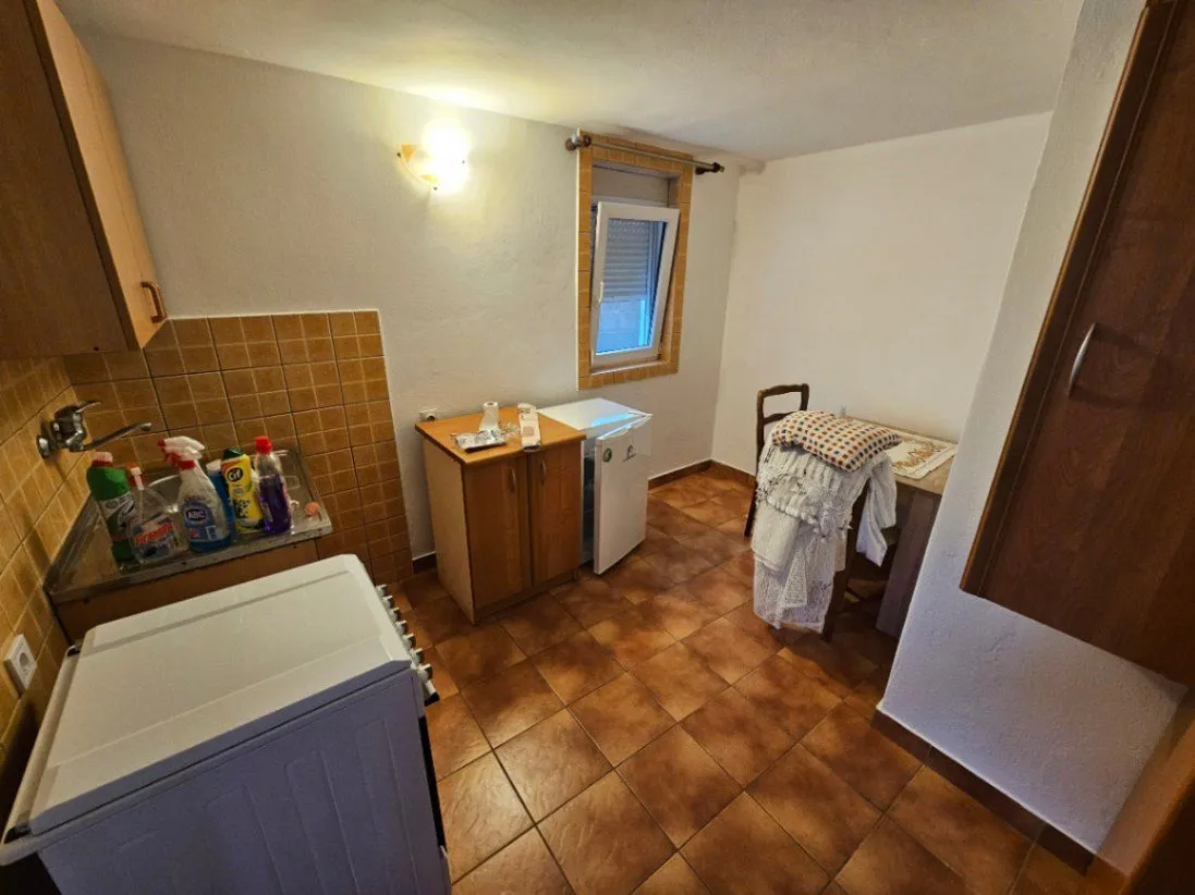 Izdavanje, kuća, 40m², Polje, Bar