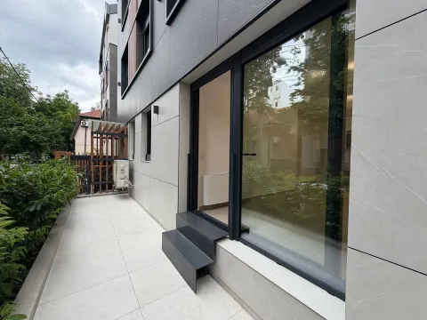 Izdavanje, poslovni prostor, 55m², Crveni Krst, Beograd - image 10
