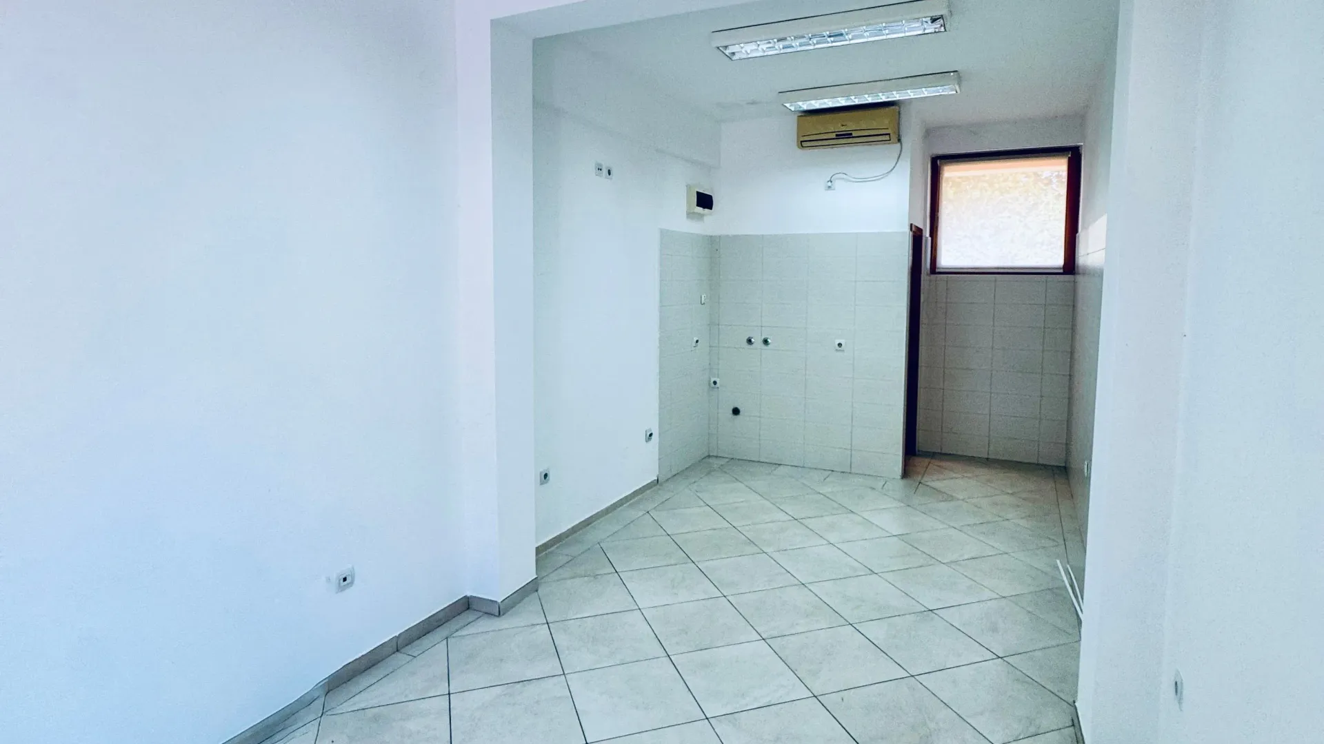 Rent, office space, 25m², Centar, Podgorica