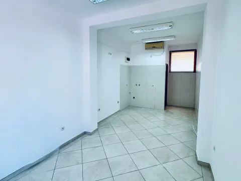 Rent, office space, 25m², Centar, Podgorica - image 5