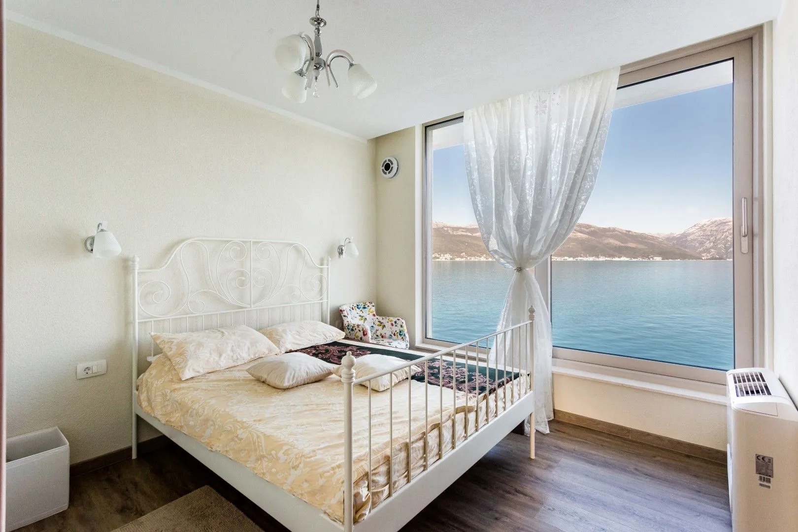 Prodaja, kuća, 240m², Krašići, Tivat