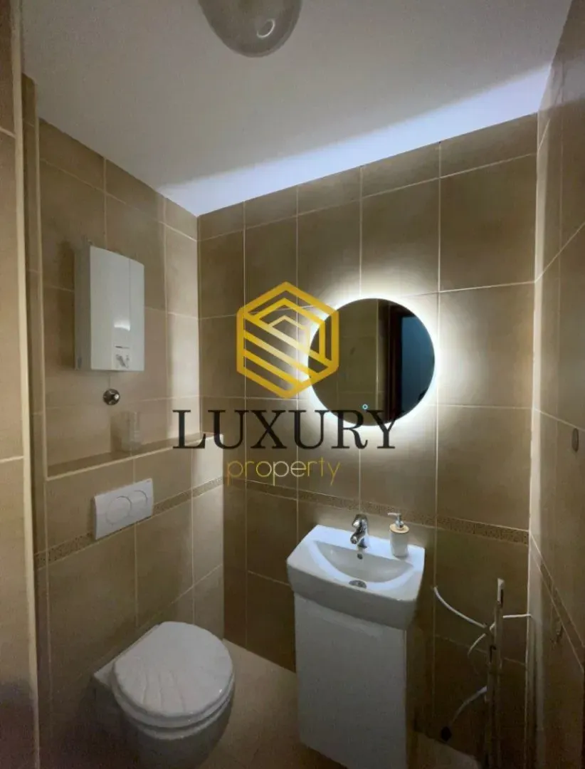 Prodaja, dvosoban stan, 90m², Centar, Podgorica