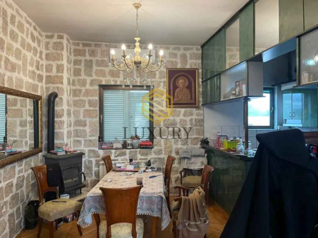 Rent, house, 300m², Masline, Podgorica