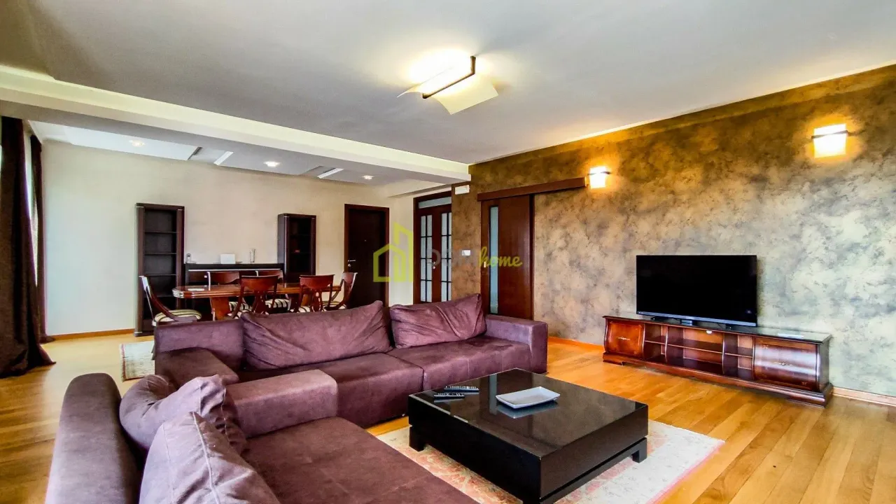 Izdavanje, trosoban stan, 162m², Gorica C, Podgorica