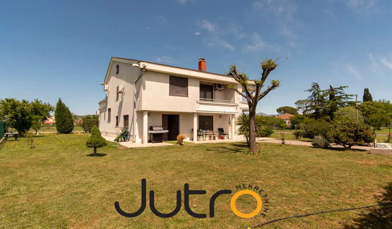 Rent, house, 320m², Donja Gorica, Podgorica