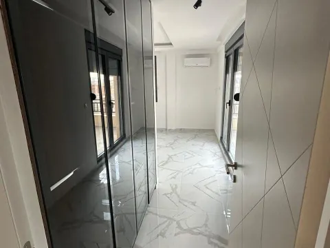 Rent, one bedroom apartment, 50m², Seljanovo, Tivat - image 9