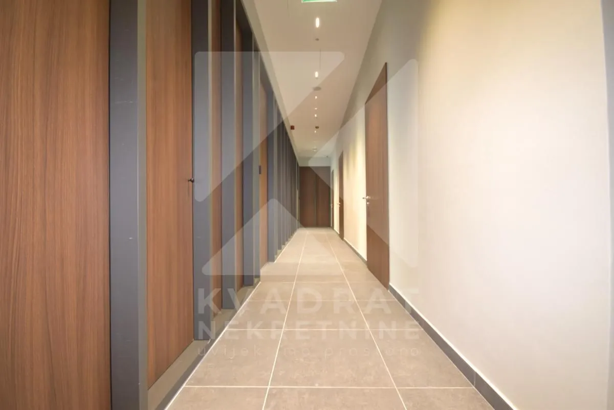 Rent, office space, 2542m², Centar, Podgorica