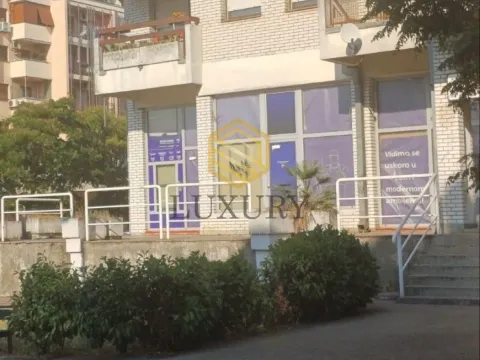 Izdavanje, poslovni prostor, 125m², Stari Aerodrom, Podgorica - image 2