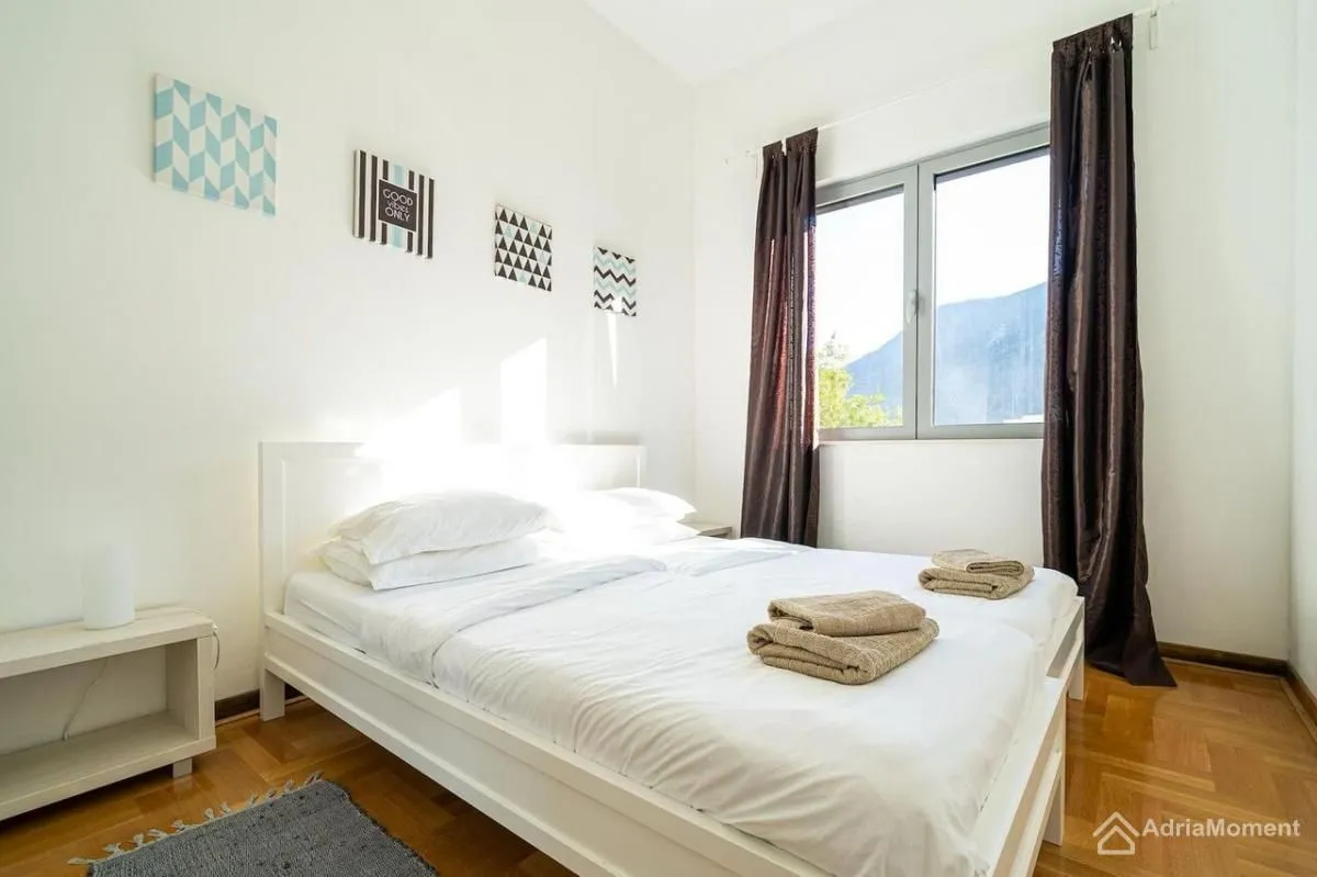 Prodaja, dvosoban stan, 84m², Morinj, Kotor