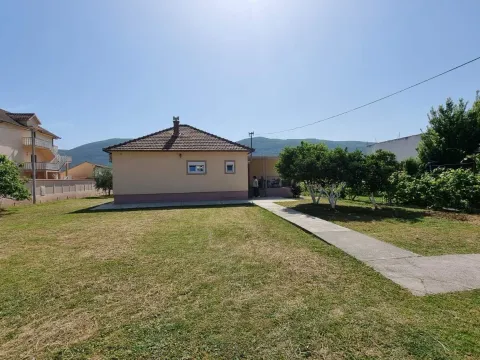 Izdavanje, kuća, 75m², Lastva Grbaljska, Kotor - image 5