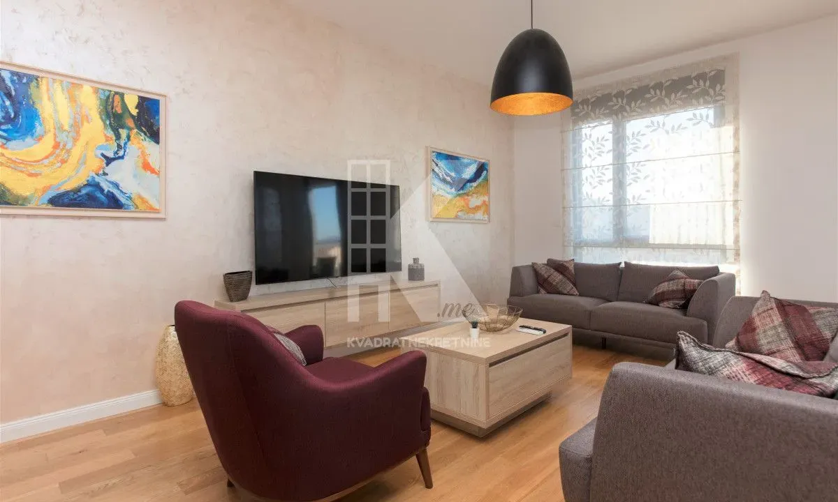 Izdavanje, trosoban stan, 95m², Kruševac, Podgorica