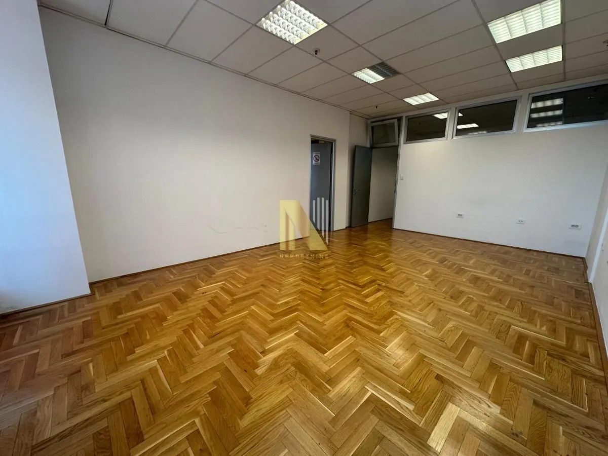 Rent, office space, 126m², Sajmište, Novi Sad