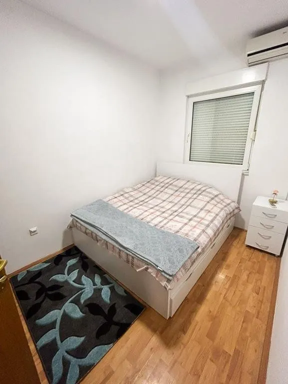 Izdavanje, jednosoban stan, 42m², Preko Morače, Podgorica