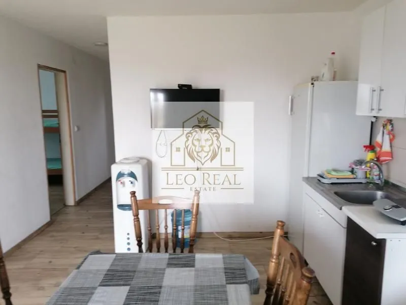Izdavanje, stan, 180m², Radiofar, Surčin