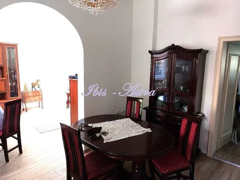 Izdavanje, kuća, 100m², Zemun Kalvarija, Zemun Sve Podlokacije