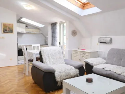 Prodaja, dvosoban stan, 77m², Ljubović, Podgorica - image 2