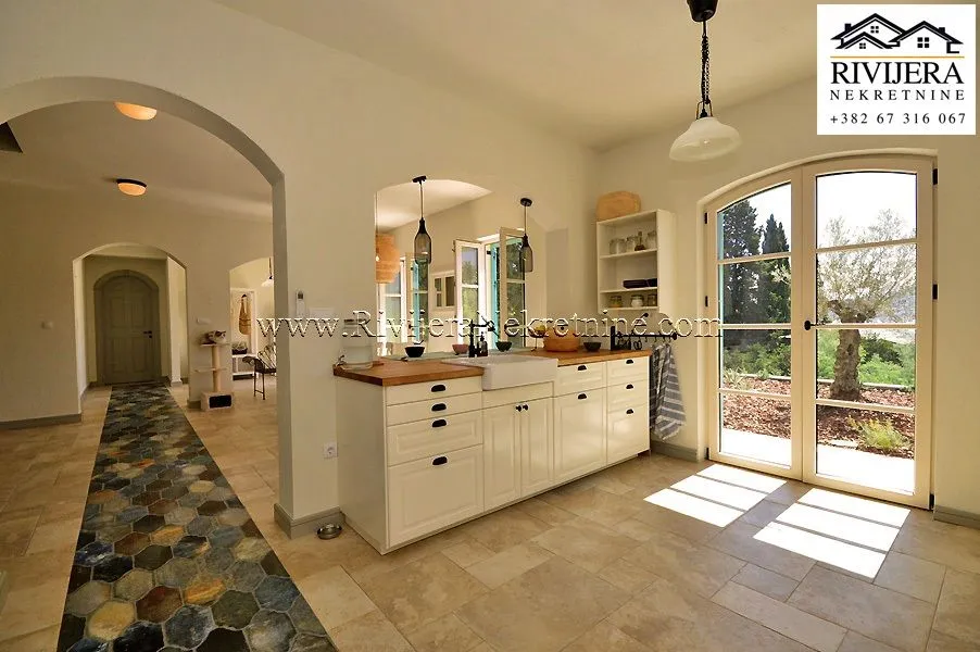Prodaja, kuća, 184m², Baošići, Herceg Novi