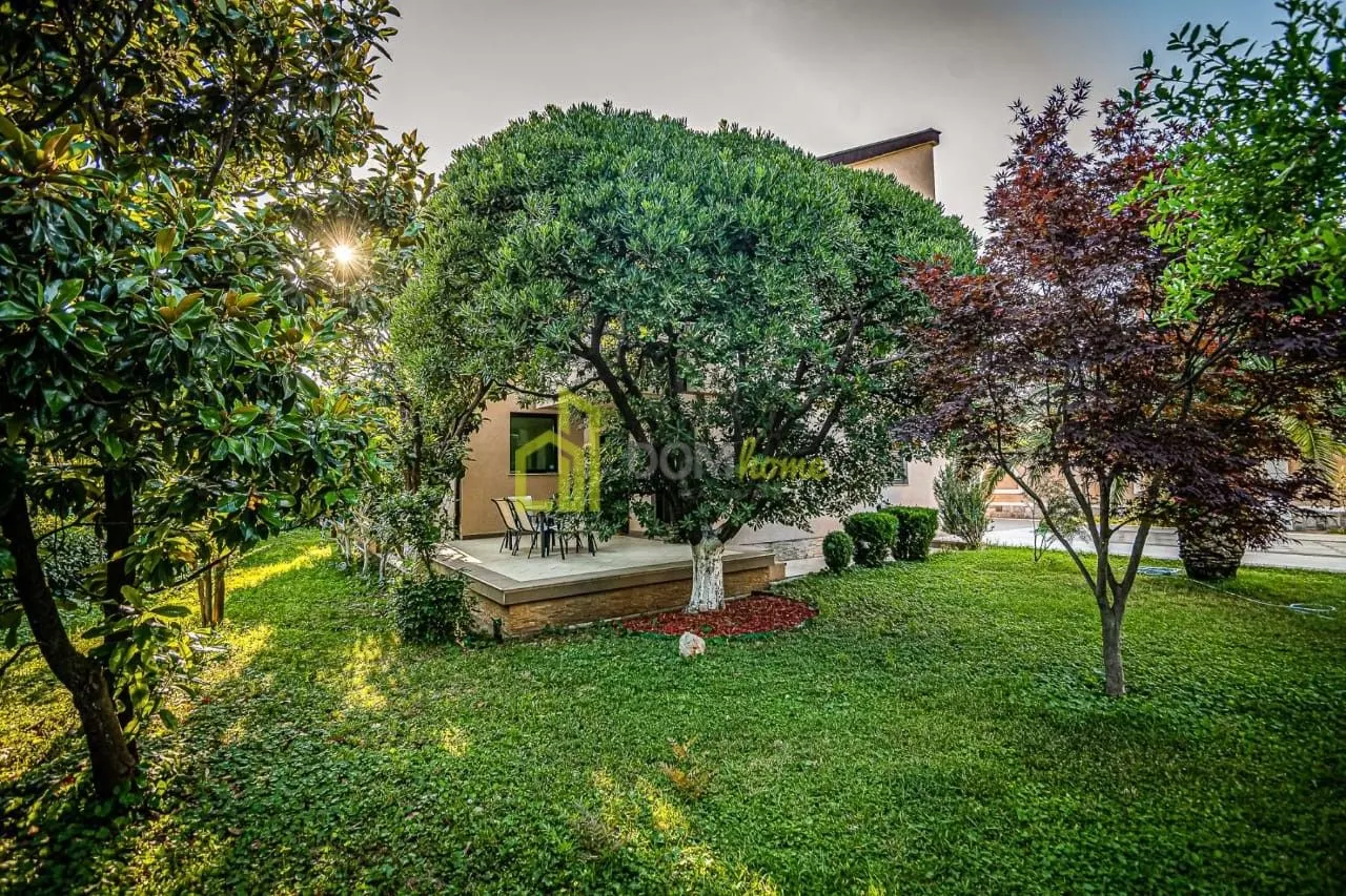 Sale, house, 280m², Masline, Podgorica