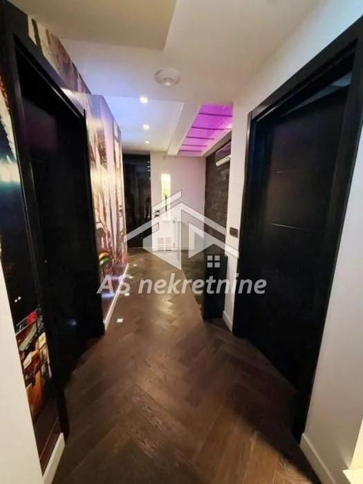 Prodaja, četvorosoban stan, 117m², Vračar Sve Podlokacije, Beograd