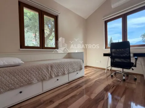 Prodaja, kuća, 240m², Centar, Bar - image 12